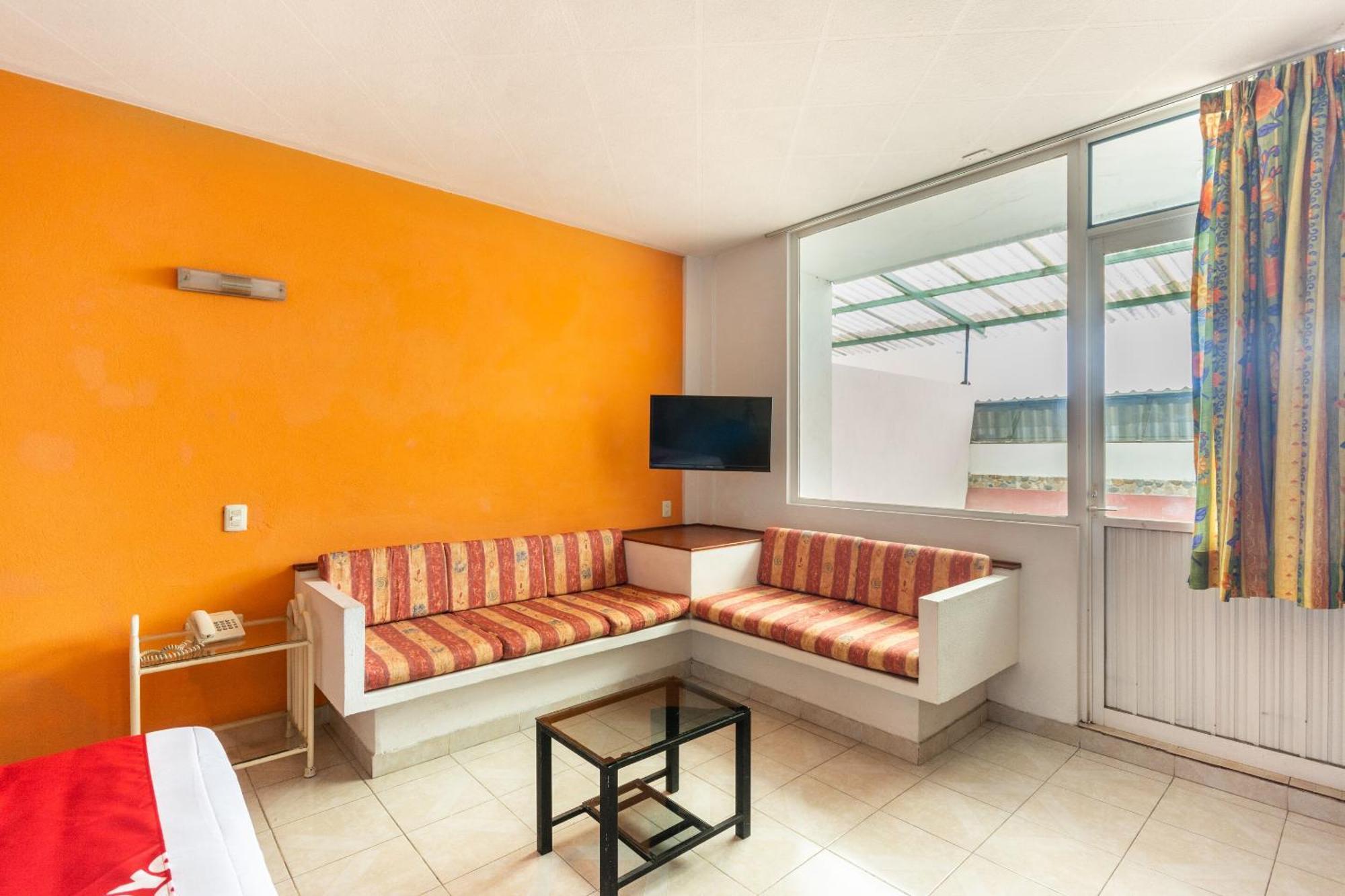 Oyo Hotel Casa Blanca Martínez de La Torre Buitenkant foto