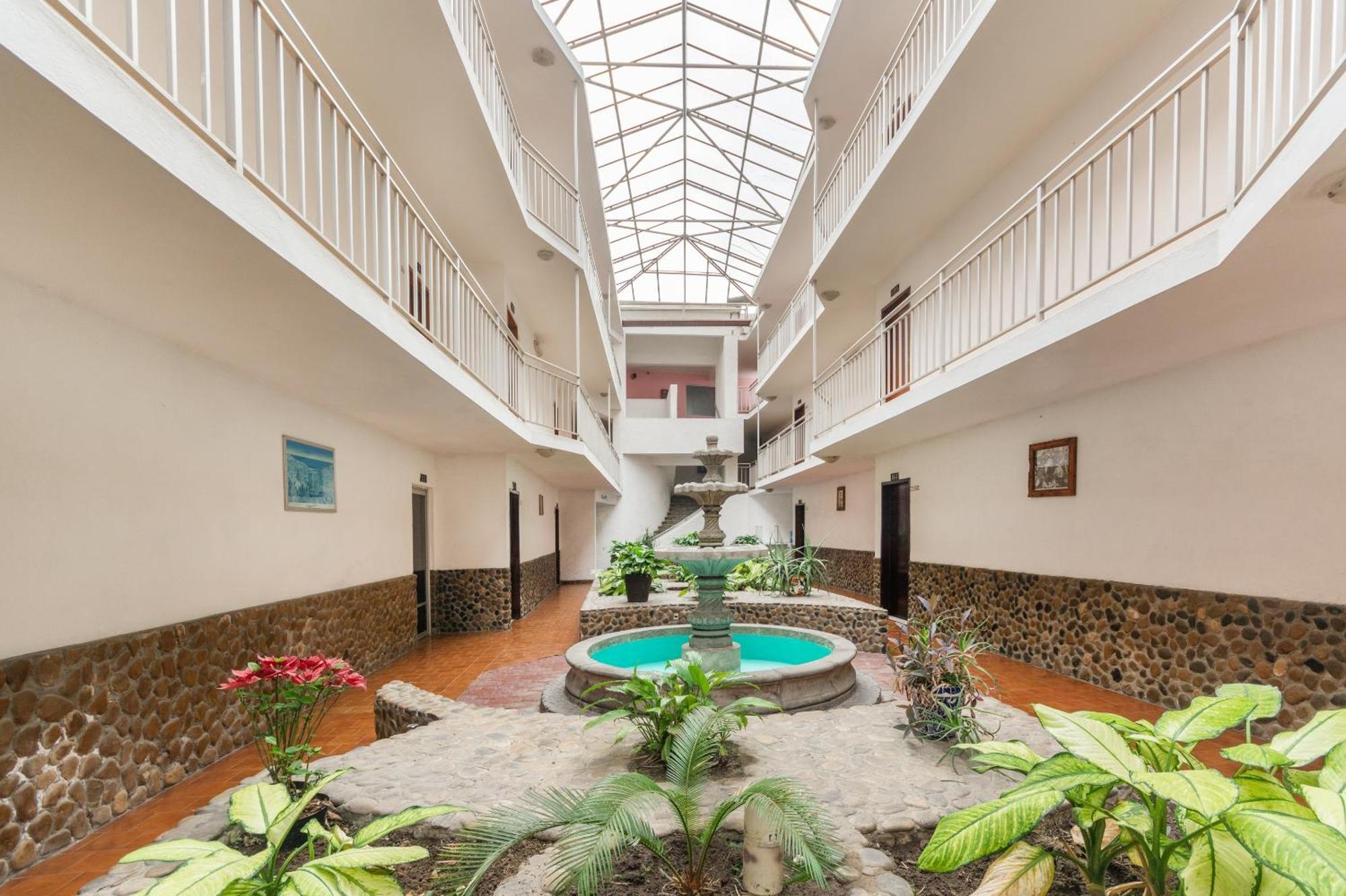 Oyo Hotel Casa Blanca Martínez de La Torre Buitenkant foto