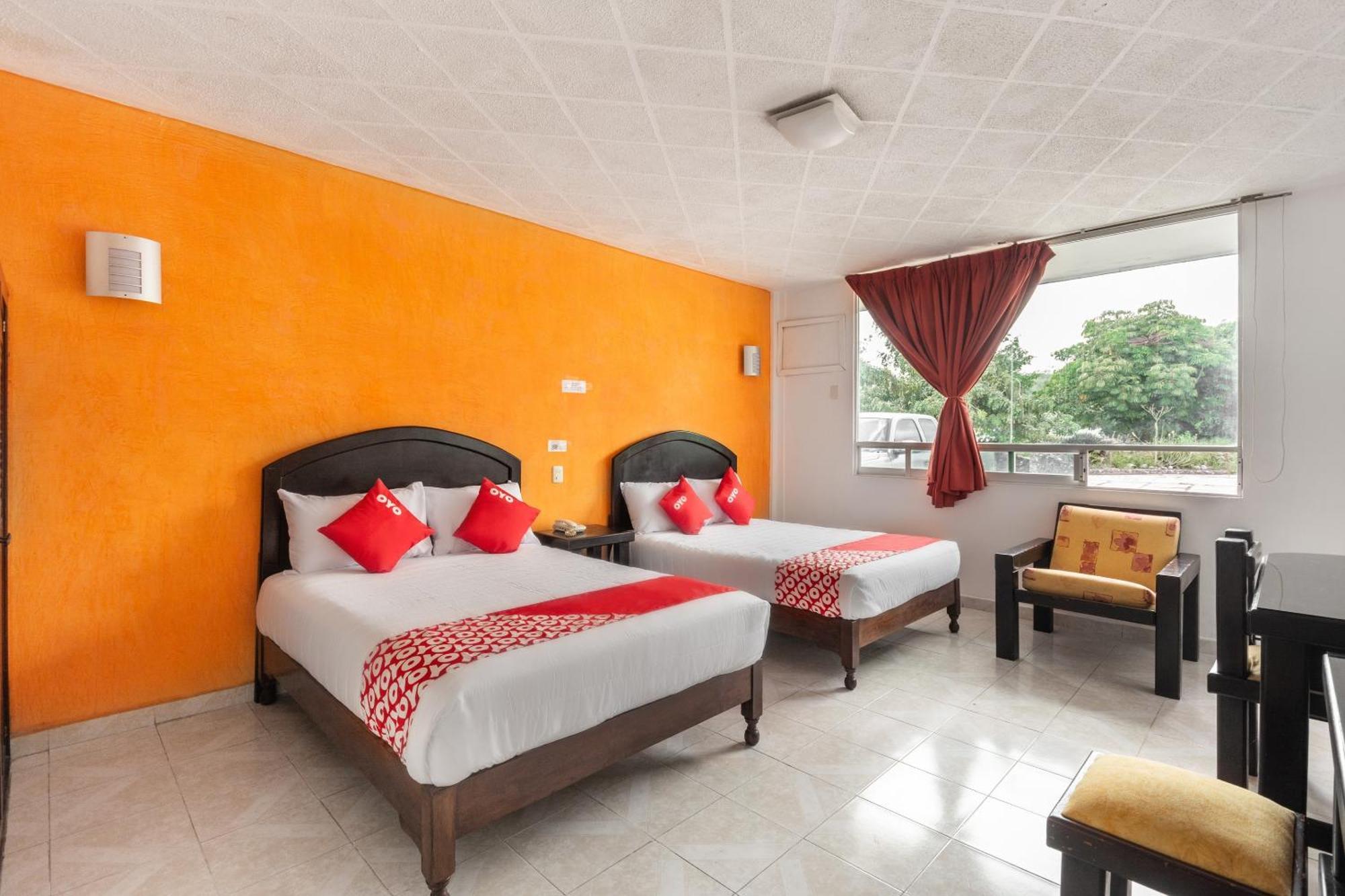 Oyo Hotel Casa Blanca Martínez de La Torre Buitenkant foto