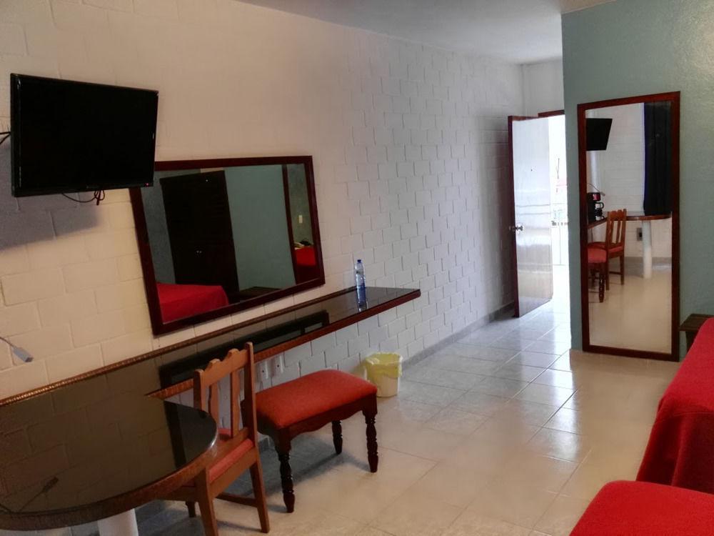 Oyo Hotel Casa Blanca Martínez de La Torre Buitenkant foto