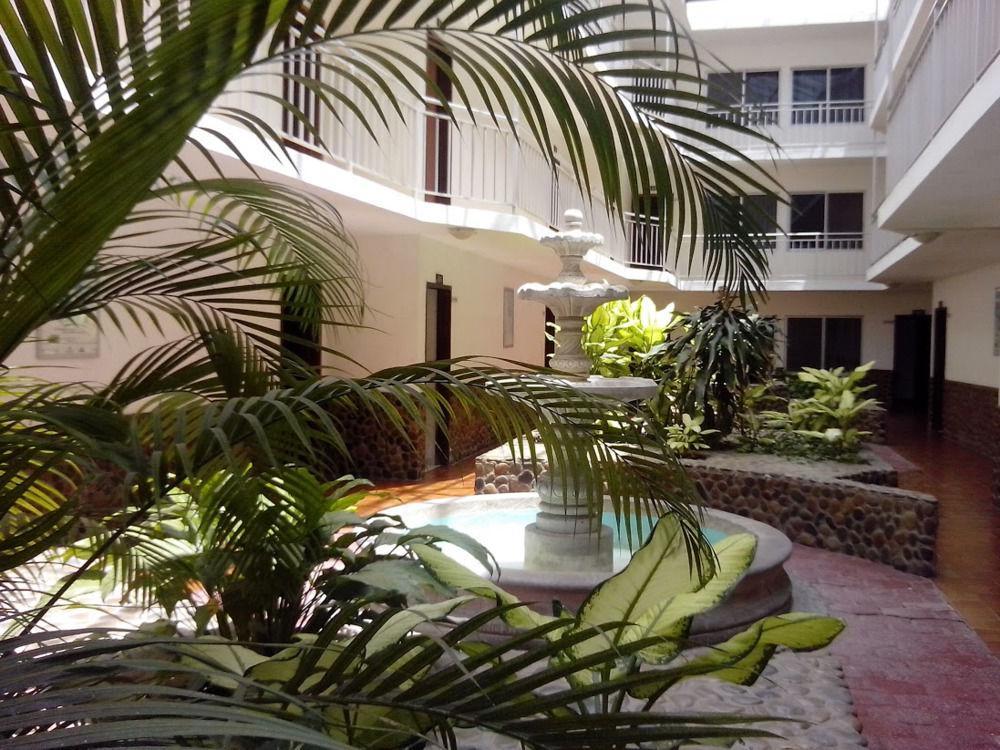 Oyo Hotel Casa Blanca Martínez de La Torre Buitenkant foto