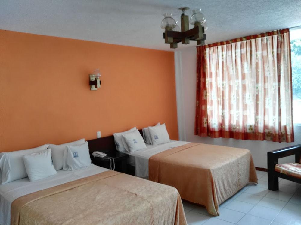 Oyo Hotel Casa Blanca Martínez de La Torre Buitenkant foto